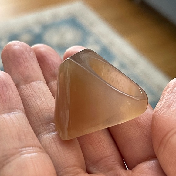 Carved natural horn ring - Picture 6 of 9